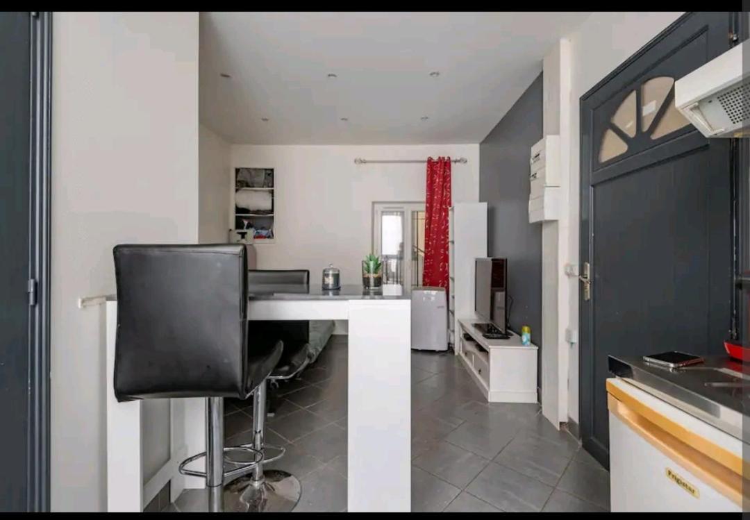 Studio Montelimar Cosy, Calme, Netflix +Wifi Apartment Ngoại thất bức ảnh